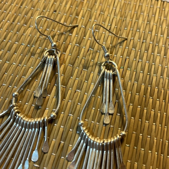 Elegant Silvery Dangle Earrings - Picture 3 of 8